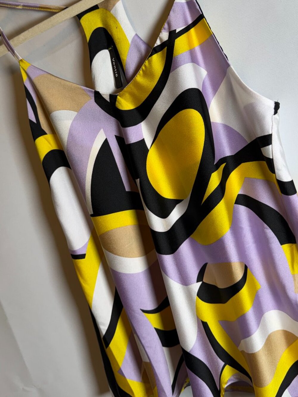 NWOT Vinti6 LA Boutique Silky Racerback Tank (L)